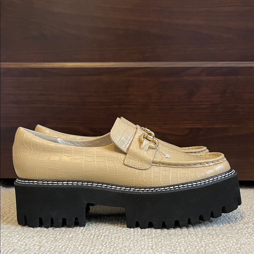 NWOB Intentionally Blank Women HK2 Loafer in Ojai sz 10 Chunky Platform Horsebit